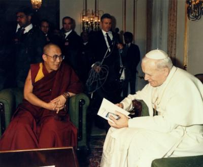 Pope Francis criticised for Dalai Lama snub www.italianinsider.it